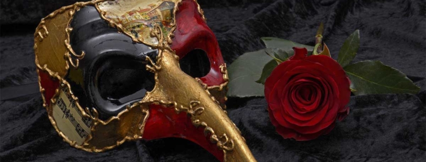 Agile theater costume mask